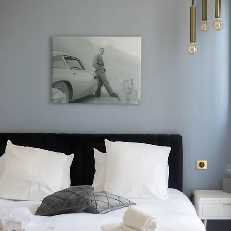アパート Bagatelle Furnished Flat エクスレバン