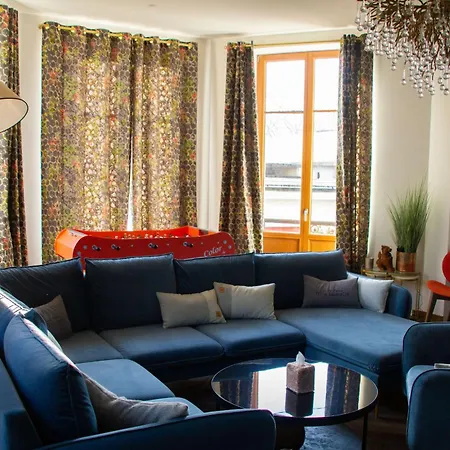 アパート Bagatelle Furnished Flat エクスレバン